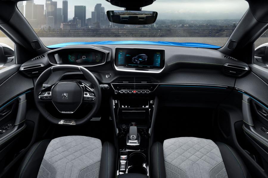 Торпедо Peugeot e-2008 GT 2019 года  (WW) (фото 4 из 26)